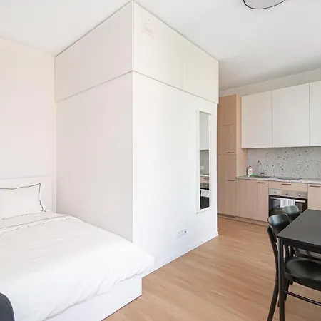 Lovely With Great Location No 5 By Urban Rent